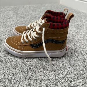 Vans Tan High-Top Sk8 Hi-MTE size 1